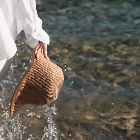 Calma فندق ستافروس