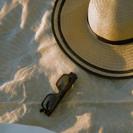 Calma فندق ستافروس