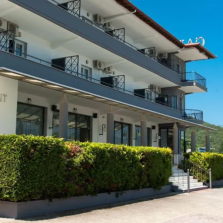 Calma فندق ستافروس