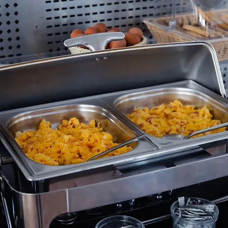 Calma 3* ستافروس