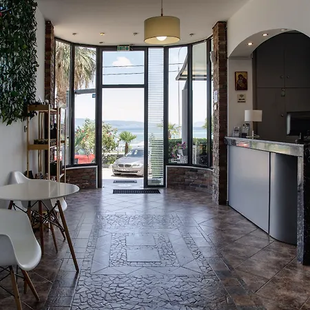 ホテル Calma スタブロス